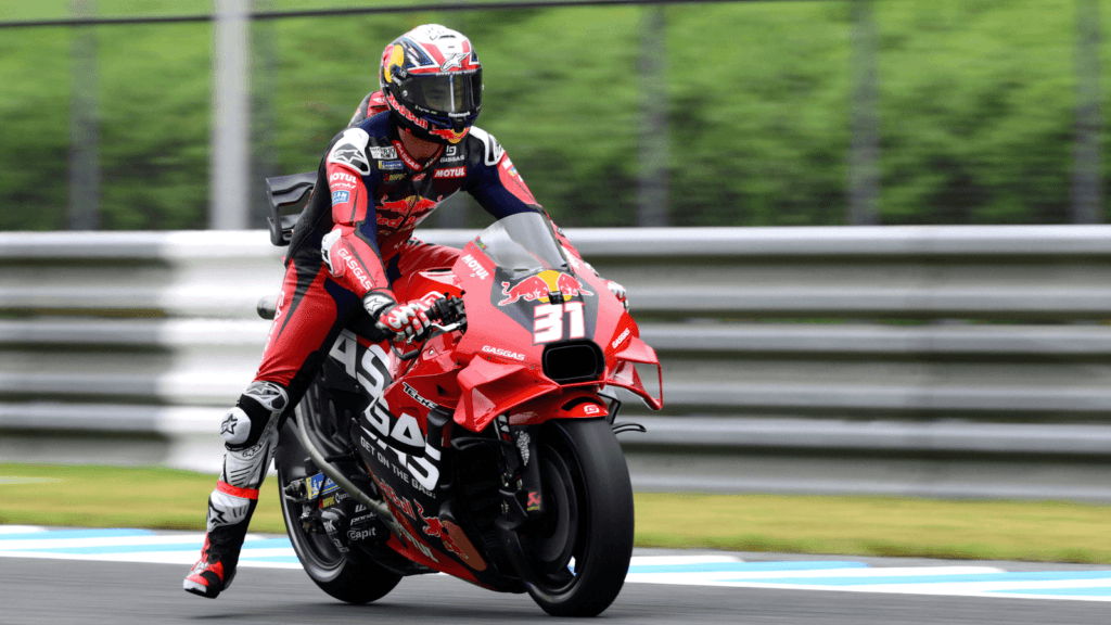 Pedro Acosta started the Japanese Sprint from Pole Position