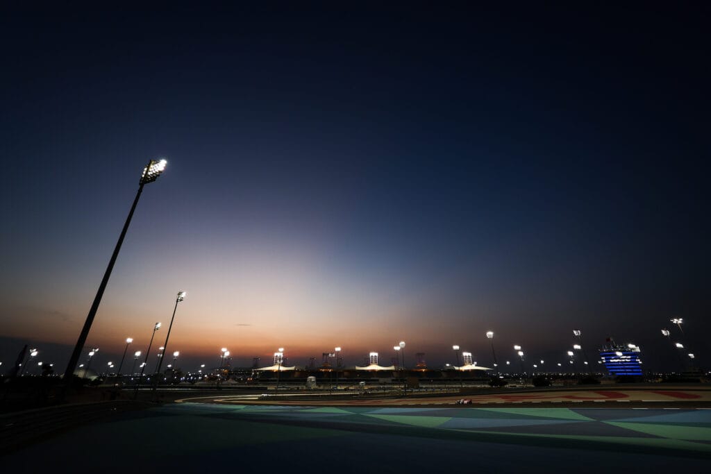 The 8 Hours of Bahrain starts in the day-time and finishes in the night-time