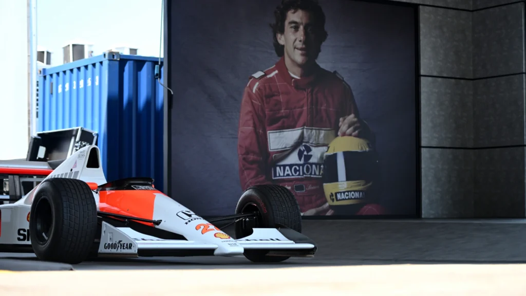 Lewis Hamilton honoured the legacy of Ayrton Senna at Interlagos