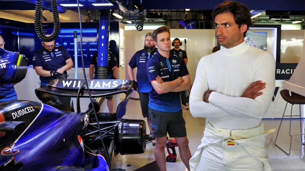 Carlos Sainz has set a target of bringing Williams back to the front of F1