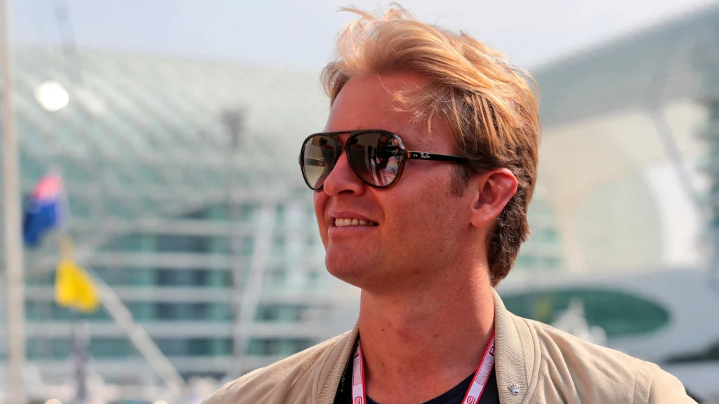 Nico Rosberg feels he has to still give Lewis Hamilton the 'benefit of the doubt' that he can return to his former glory